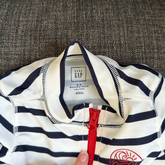 Gap swim onesie, gap swimsuit, gap striped hat - Picture 3 of 4